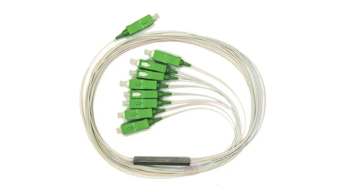 Оптический разветвитель QTECH РО-PLC-1х8-A0.9-SC/APC-1M